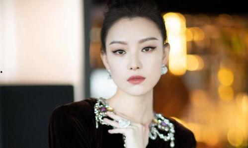 骨相美女明星网红,揭秘明星网红的骨感魅力