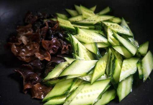 瓠瓜有一点黑可以吃吗,能否安全食用