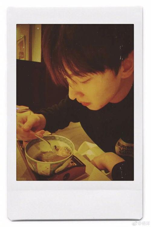 吃瓜爆料杨洋张天爱,吃瓜群众热议恋情真相