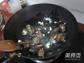 蒲瓜里面有点黑可以吃吗,可食用还是弃之？