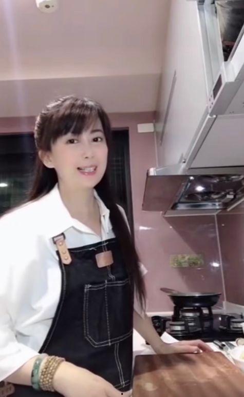 最新明星网红连麦,火花四溅的直播盛宴